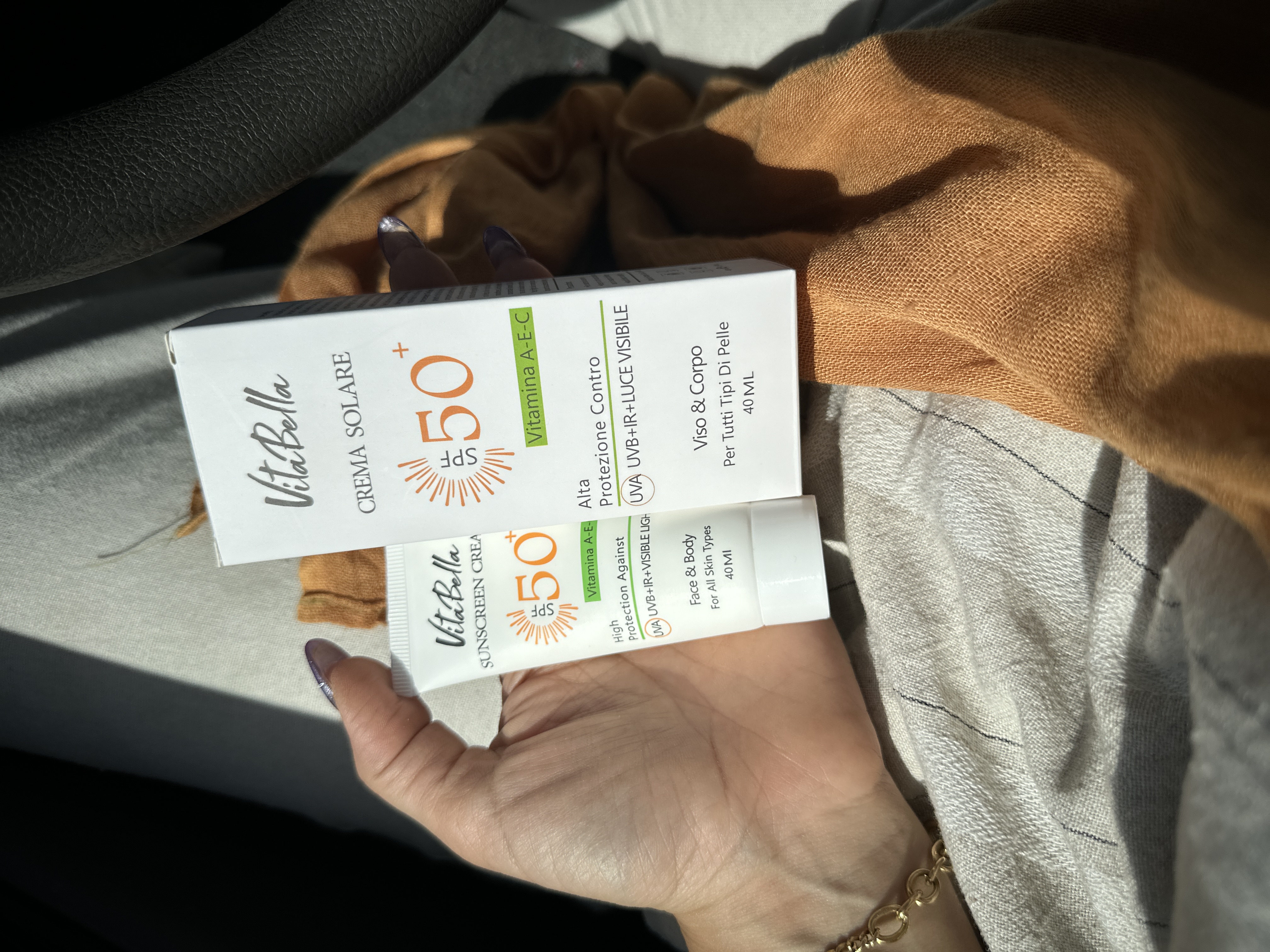 کرم ضد آفتاب spf50 بی رنگ ویتابلا
